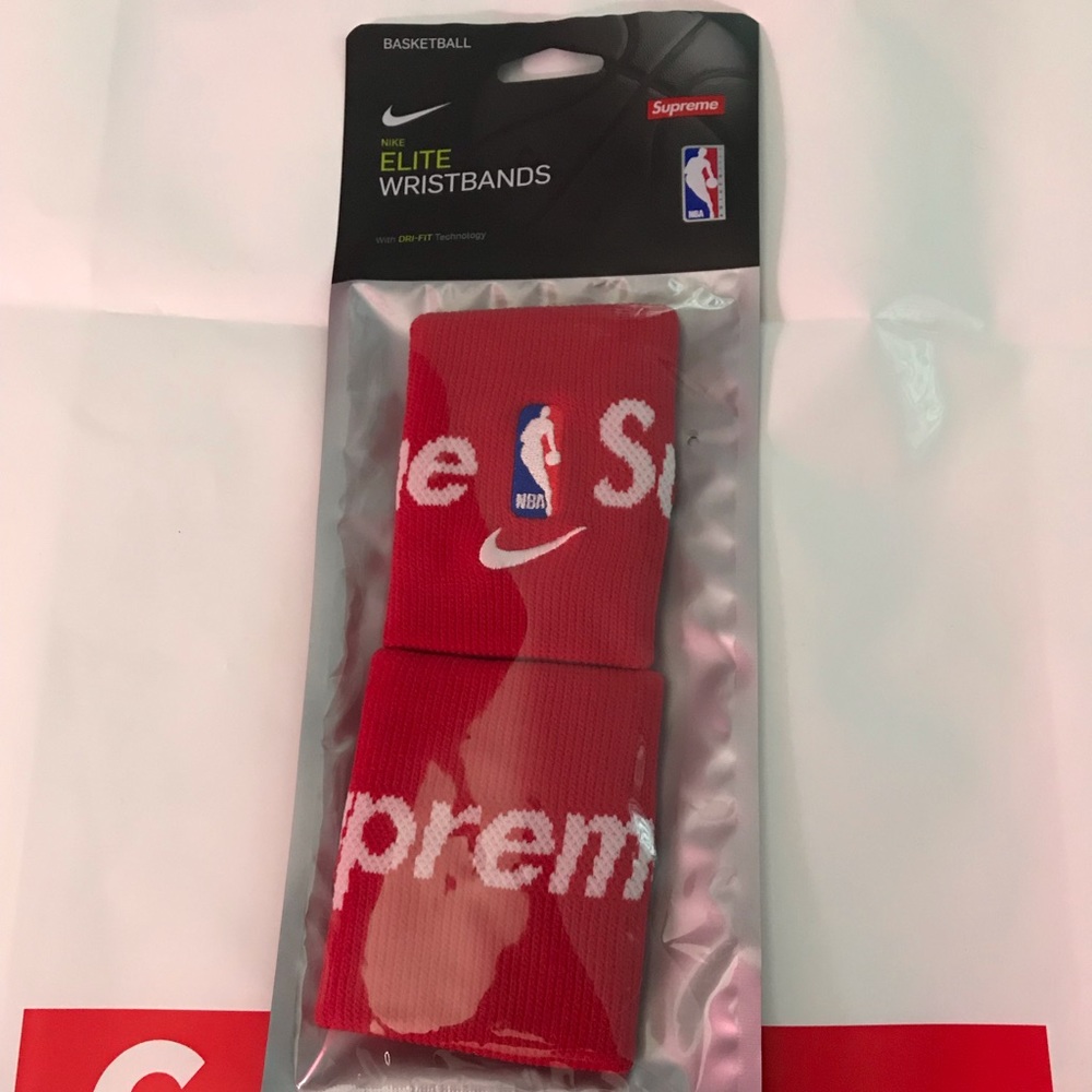 Supreme Nike NBA Wristbands (Pack of 2) Red